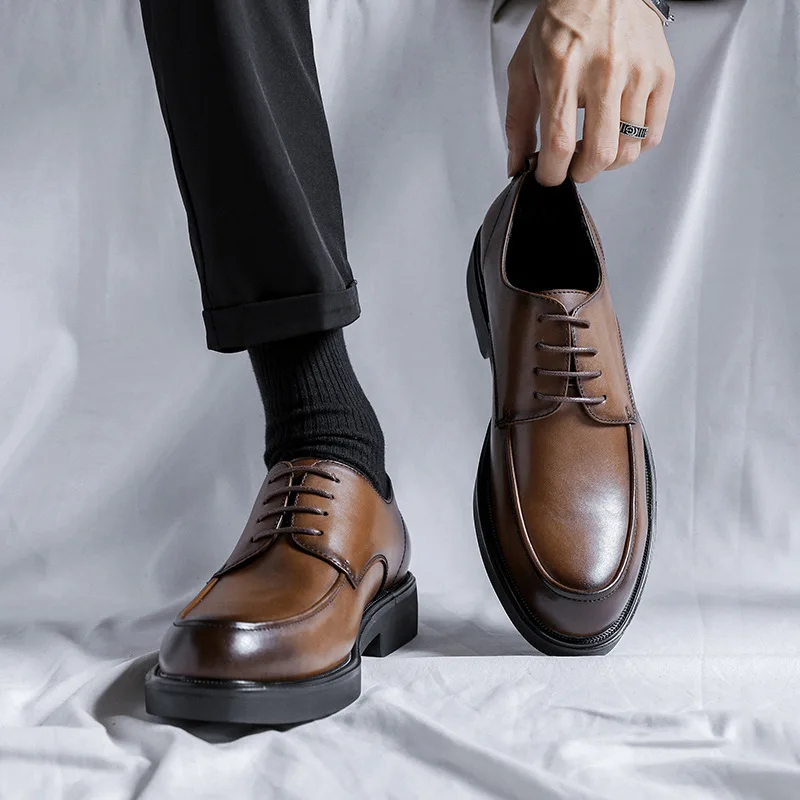 New Vintage British Business Men Dress Shoes Formal Italian Men Leather Shoes Wedge Work Suit Wedding Oxfords Lace-up Loafers
New Vintage British Business Men Dress Shoes Formal Italian Men Leather Shoes Wedge Work Suit Wedding Oxfords Lace-up Loafers