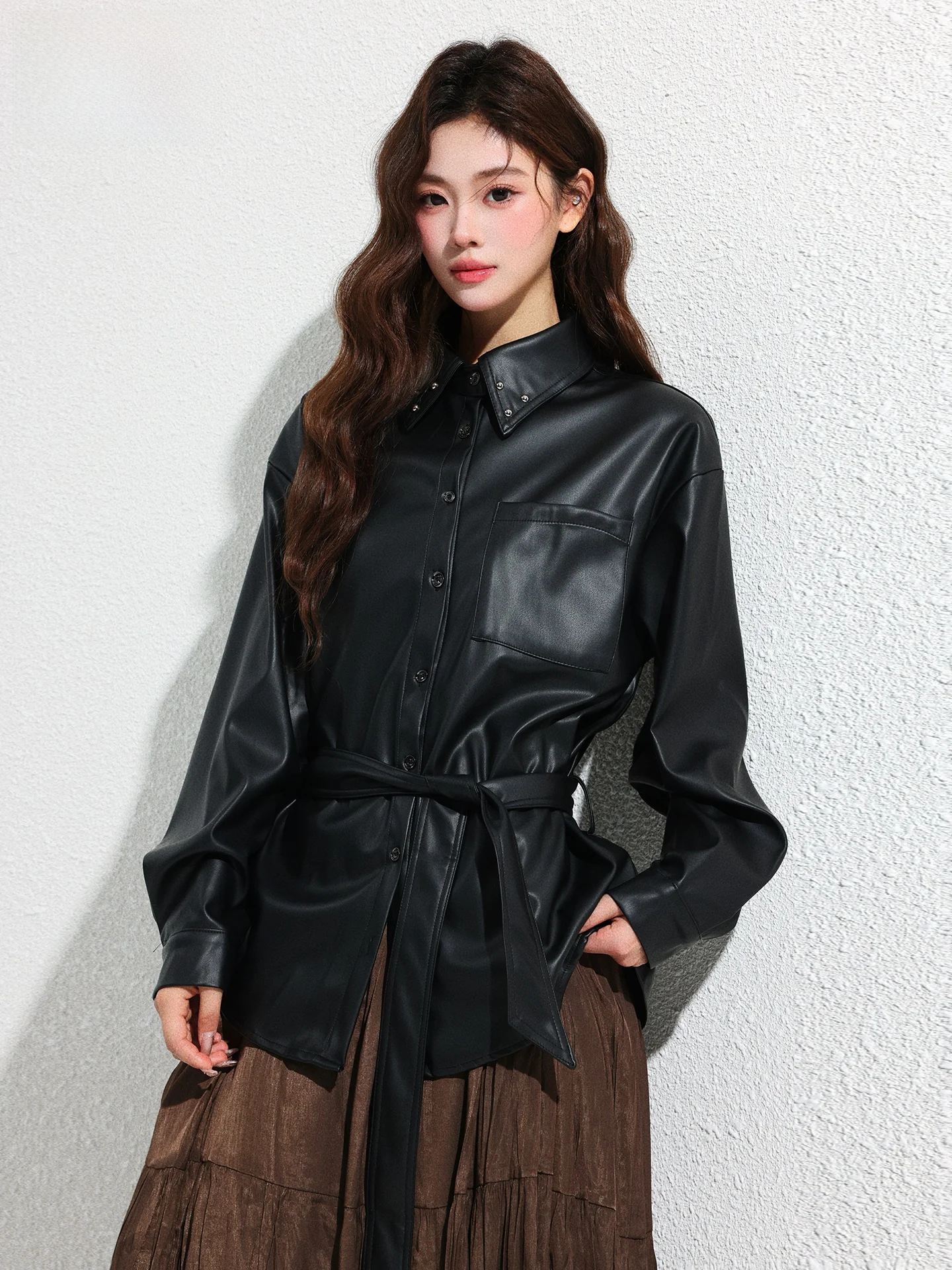Retro Spicy Girl Stand Collar PU Leather Jacket Women's Loose Slimming Rivet Belted Biker Style Top Casual Loose Fit Ladies Coat
Retro Spicy Girl Stand Collar PU Leather Jacket Women's Loose Slimming Rivet Belted Biker Style Top Casual Loose Fit Ladies Coat