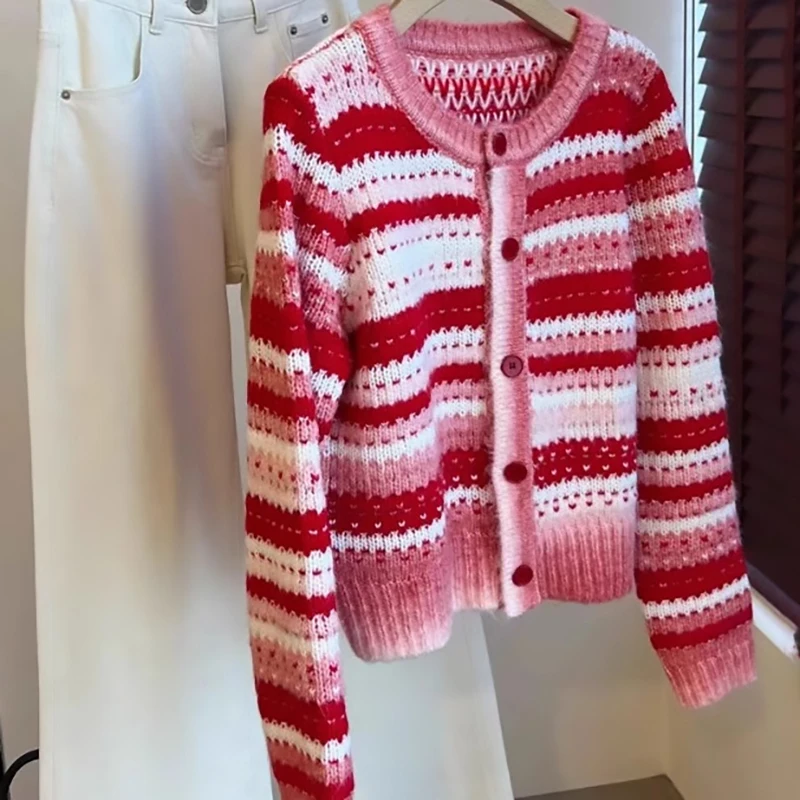 Весна-Осень 2022, новые вязаные топы в корейском стиле, градиентный розовый полосатый топ с круглым вырезом, свободный кардиган для отдыха для женщин
Весна-Осень 2022, новые вязаные топы в корейском стиле, градиентный розовый полосатый топ с круглым вырезом, свободный кардиган для отдыха для женщин