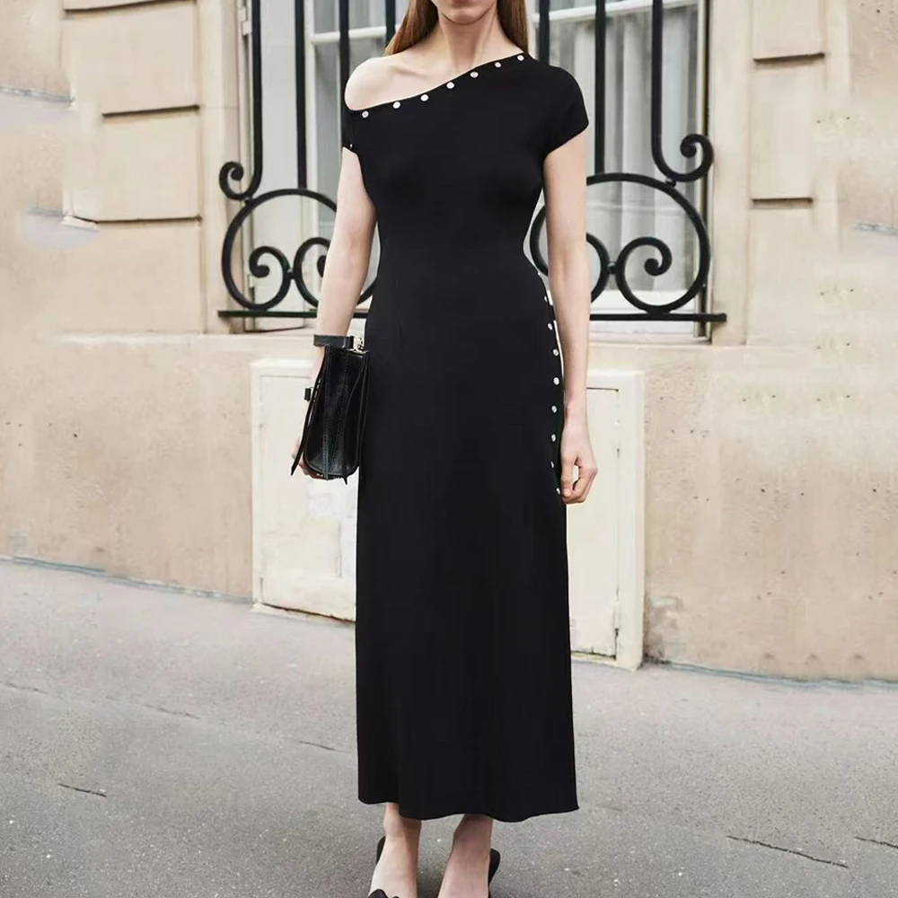 French style diagonal shoulder button knit temperament design sense irregular short sleeved fashionable dress cross-border style
French style diagonal shoulder button knit temperament design sense irregular short sleeved fashionable dress cross-border style