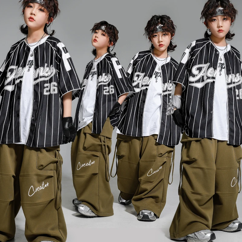 Хип-хоп бейсбольная рубашка с короткими рукавами для девочек, штаны-карго для мальчиков, детский комплект спортивной одежды для уличных танцев K-pop, детский джазовый костюм для подростков
Хип-хоп бейсбольная рубашка с короткими рукавами для девочек, штаны-карго для мальчиков, детский комплект спортивной одежды для уличных танцев K-pop, детский джазовый костюм для подростков