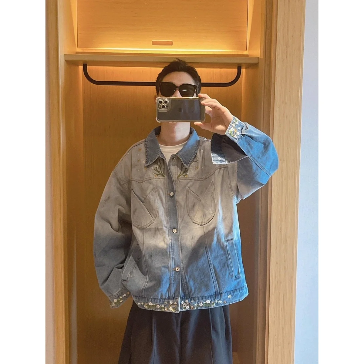 Retro American Floral adient Embroidery Denim Jaet ex Spring Autumn Faion Design Sense Outerwear for Teenagers
Retro American Floral adient Embroidery Denim Jaet ex Spring Autumn Faion Design Sense Outerwear for Teenagers