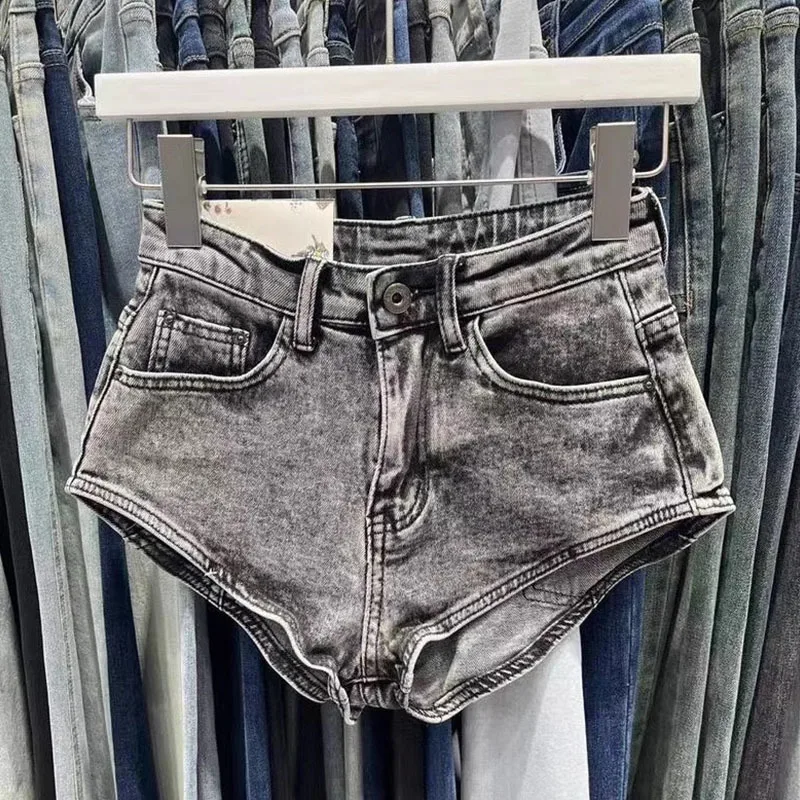 Women Summer White Tight Denim Shorts Sexy High Quality Hip Ultra-short Jeans Shorts
Women Summer White Tight Denim Shorts Sexy High Quality Hip Ultra-short Jeans Shorts