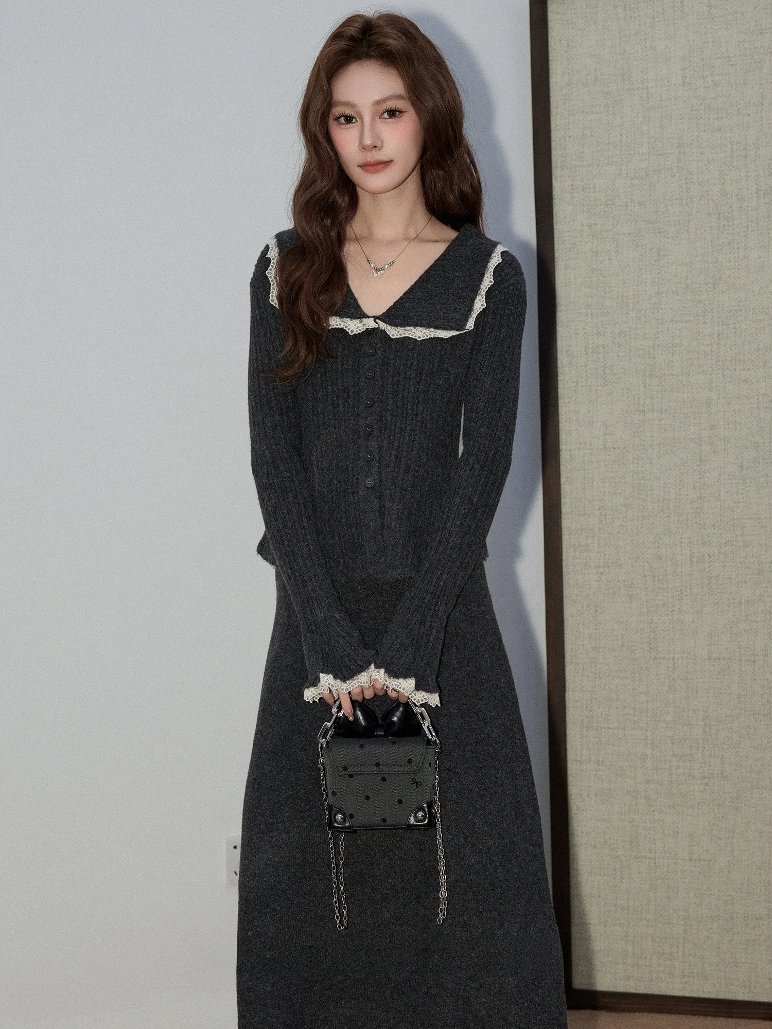 Винтажный вязаный кардиган и юбка Mii Xiao Ke, комплект из двух предметов, женский нежный корейский весенний модный костюм
Винтажный вязаный кардиган и юбка Mii Xiao Ke, комплект из двух предметов, женский нежный корейский весенний модный костюм