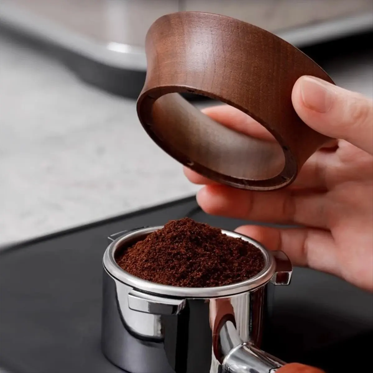 A47T Coffee Dosing Ring Funnel Magnetic 51MM Walnut for Delonghi E61 Portafilter Espresso Accessories
A47T Coffee Dosing Ring Funnel Magnetic 51MM Walnut for Delonghi E61 Portafilter Espresso Accessories