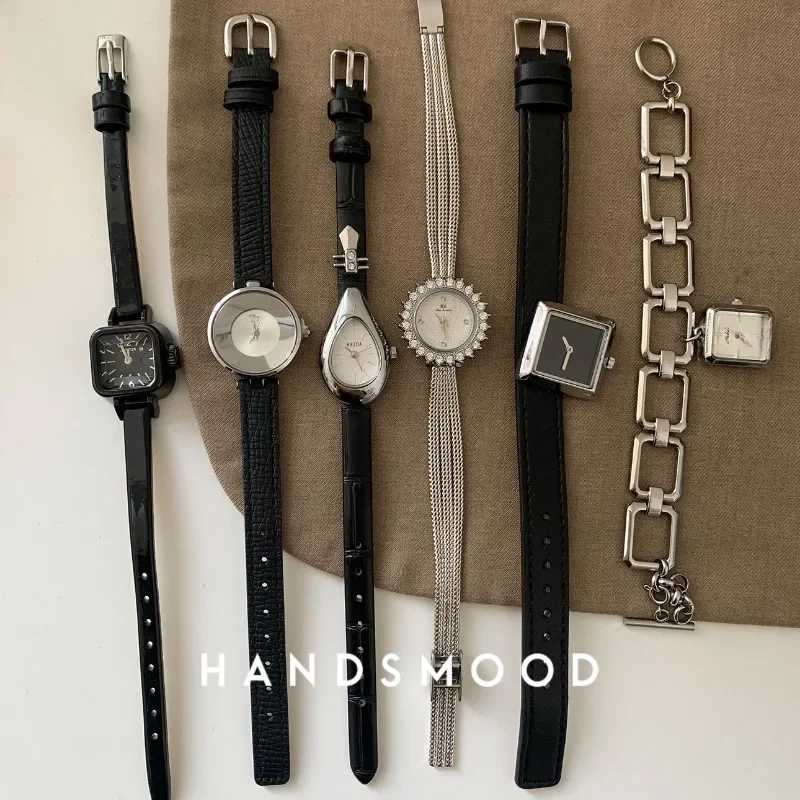 Black Silver Top Snake Women Watches Four-leaf Clover Luxury Brand Quartz Leather Ladies Bracelet Wristwatch Gift Reloj Mujer
Black Silver Top Snake Women Watches Four-leaf Clover Luxury Brand Quartz Leather Ladies Bracelet Wristwatch Gift Reloj Mujer