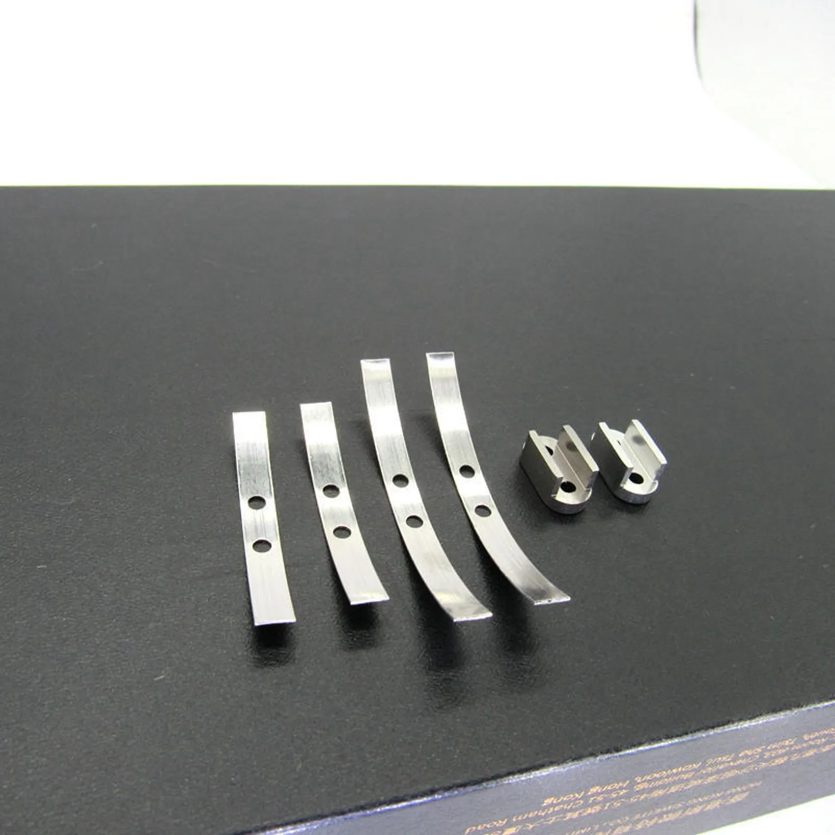 【Купить сейчас】10 пар стальных амортизирующих листовых пружин подвески для WPL D12 B14 B24 B16 B36 RC грузовик автомобильные запчасти аксессуары
【Купить сейчас】10 пар стальных амортизирующих листовых пружин подвески для WPL D12 B14 B24 B16 B36 RC грузовик автомобильные запчасти аксессуары