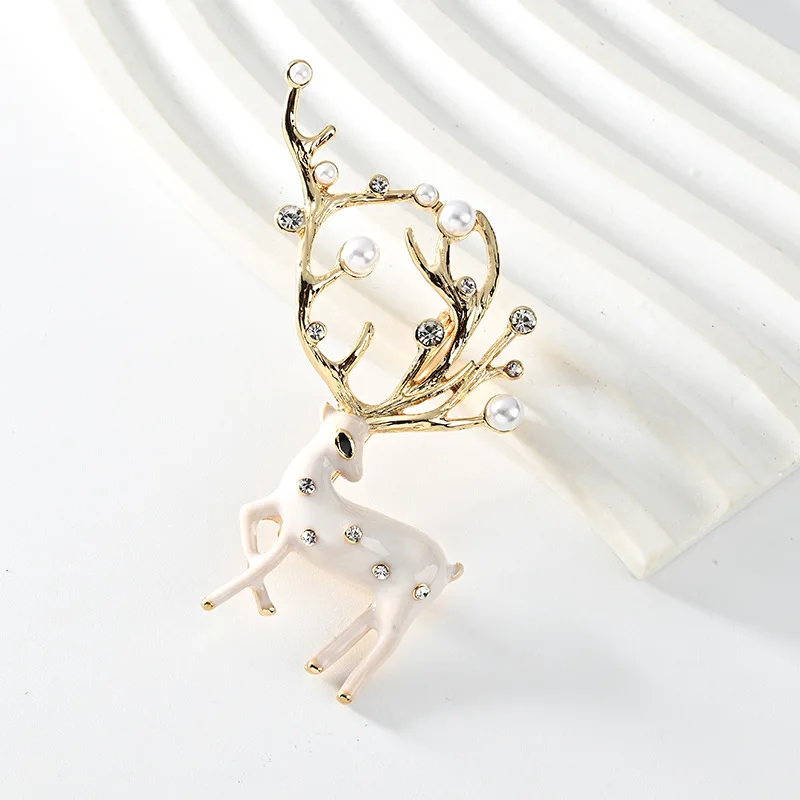 New Korean Fashion Popular Enamel Dripping Alloy Rhinestone Glass Pearl Elk Brooch Simple Clothing Accessories for Women Vintage
New Korean Fashion Popular Enamel Dripping Alloy Rhinestone Glass Pearl Elk Brooch Simple Clothing Accessories for Women Vintage