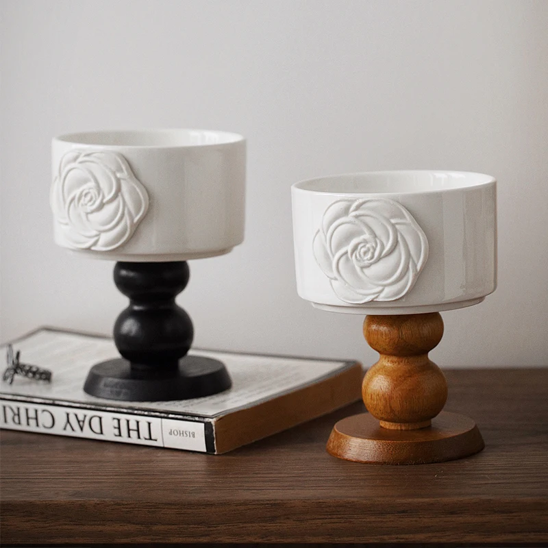 Aromatherapy Candle Holder Room Decor French Goblet Ceramic Light Luxury Elegant Decoration Vintage Camellia Cake Candlesticks
Aromatherapy Candle Holder Room Decor French Goblet Ceramic Light Luxury Elegant Decoration Vintage Camellia Cake Candlesticks