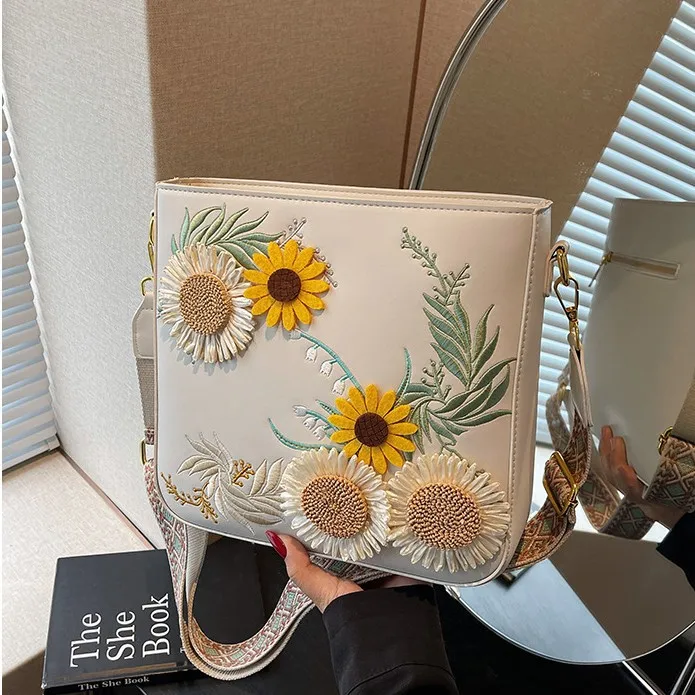 Versatile Women Bag Large Capacity Flower Crossbody Bags for Woman Shoulder Bags Fashion Purse and Handbags Designer Bags Сумка
Versatile Women Bag Large Capacity Flower Crossbody Bags for Woman Shoulder Bags Fashion Purse and Handbags Designer Bags Сумка