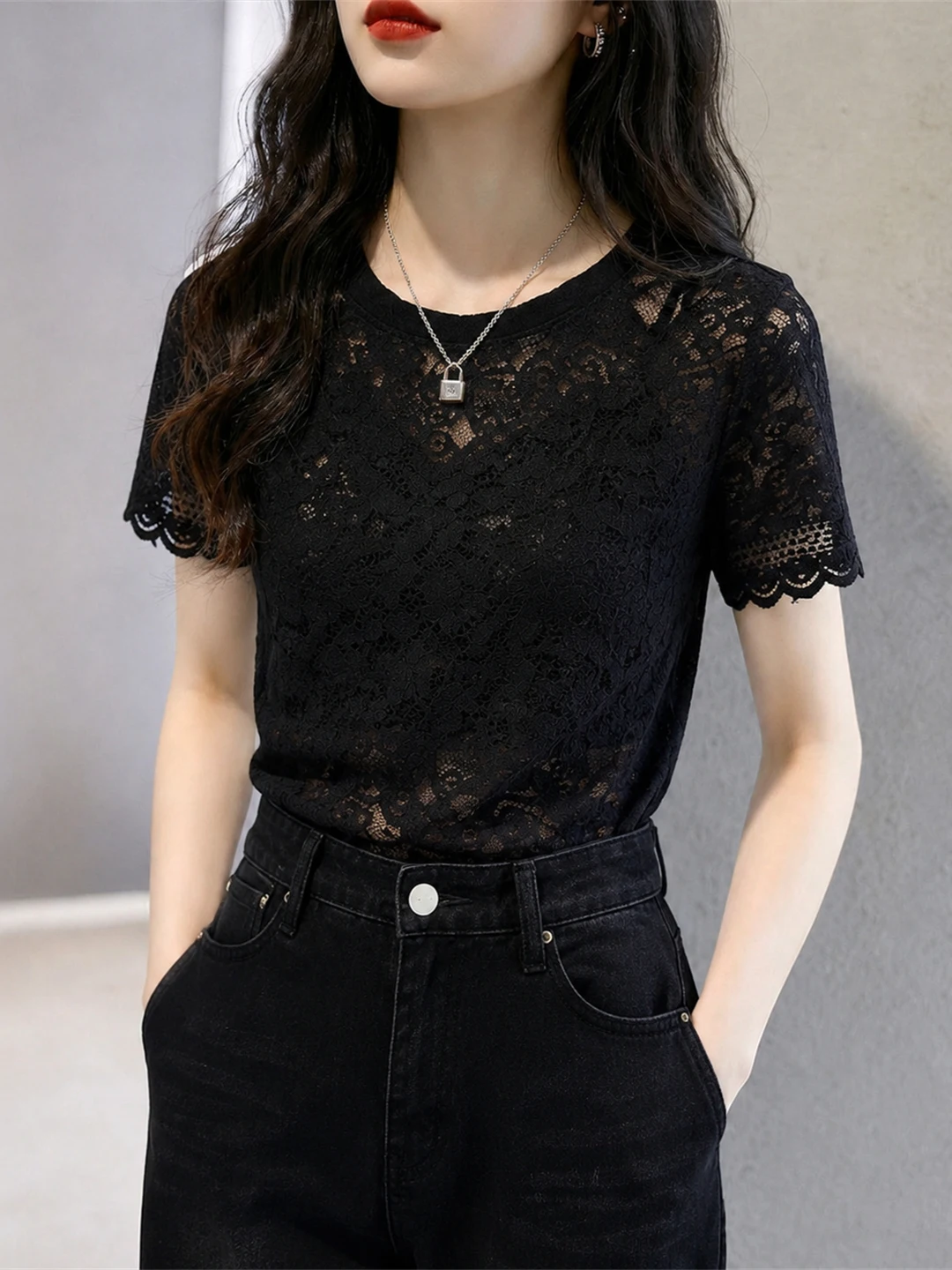 Elegant Lace Splice Short Sleeve round Neck T-Shirt Sun Protection Fashionable Summer Top Breathable Comfortable Women's Clot...
Elegant Lace Splice Short Sleeve round Neck T-Shirt Sun Protection Fashionable Summer Top Breathable Comfortable Women's Clot...