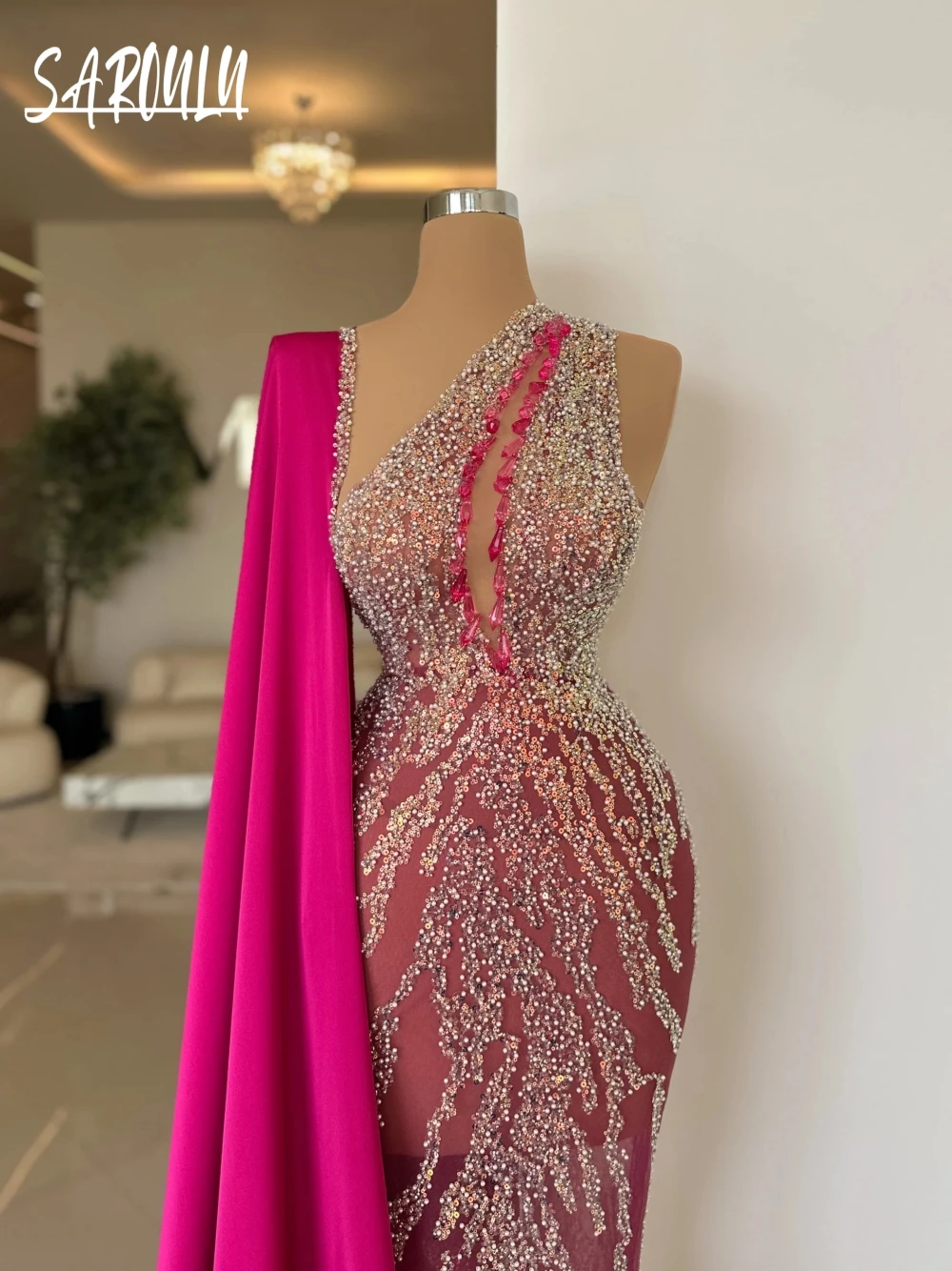 Fashionable Cut Out Evening Dress Elegant Crystals Straight Formal Occasions Women Wear Customized Shimmering Cocktail Gown
Fashionable Cut Out Evening Dress Elegant Crystals Straight Formal Occasions Women Wear Customized Shimmering Cocktail Gown