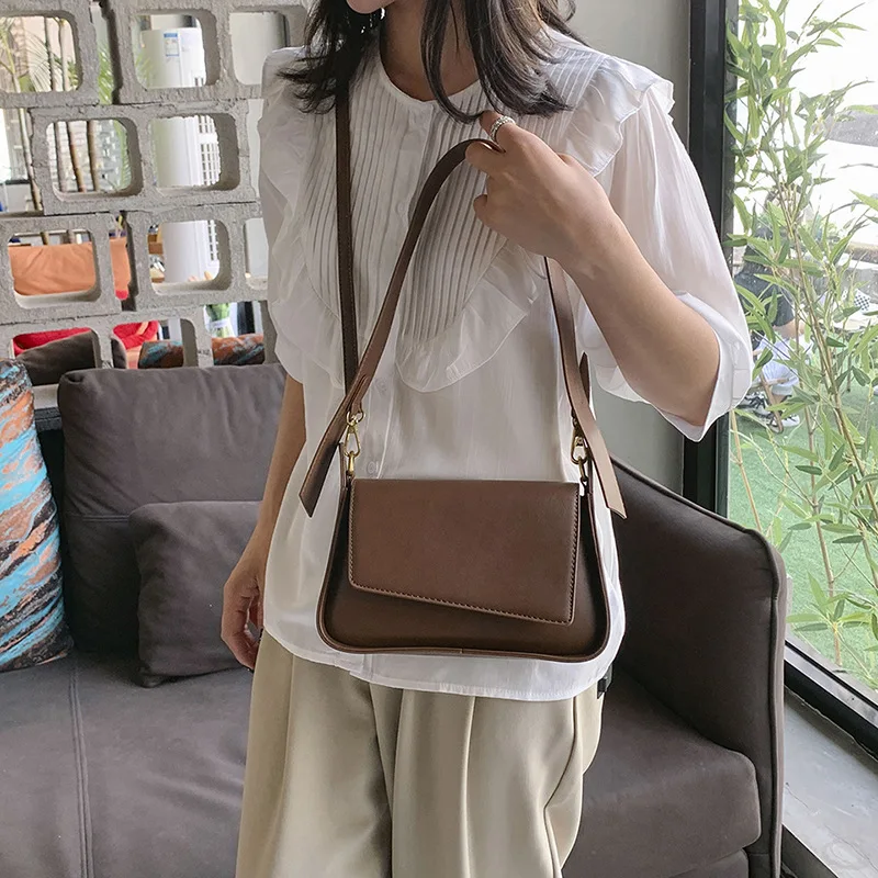fashion Leather shoulder bag women 2024 solid color fashion handbag simple versatile messenger bag designer bags
fashion Leather shoulder bag women 2024 solid color fashion handbag simple versatile messenger bag designer bags