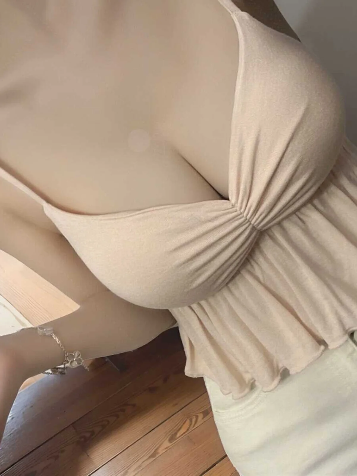Low-Ne Pleated Slimming Csole Tank Top Women's Korean Sle Casual ort Sve Inner Wear Vest with Belly Covering
Low-Ne Pleated Slimming Csole Tank Top Women's Korean Sle Casual ort Sve Inner Wear Vest with Belly Covering