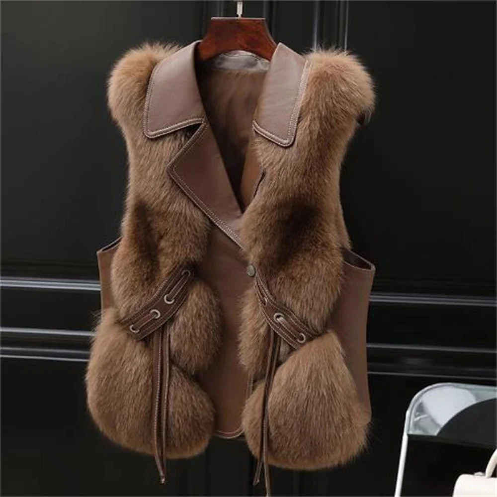 2024 Elegant Fluffy Jacket Vest Buckle Short Coat Luxury Outerwear Autumn Faux Leather Fur Coats And Jackets Women High Quality
2024 Elegant Fluffy Jacket Vest Buckle Short Coat Luxury Outerwear Autumn Faux Leather Fur Coats And Jackets Women High Quality