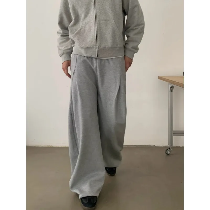 Men's pants new casual outdoor trousers, commuting retro structure cut pants, loose straight leg sports sweatpants
Men's pants new casual outdoor trousers, commuting retro structure cut pants, loose straight leg sports sweatpants