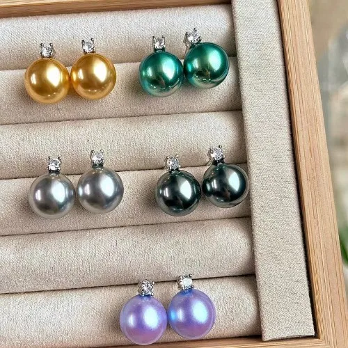 5 color 12MM platinum gray imitation Australian white peacock green Shijia shell pearl earrings
5 color 12MM platinum gray imitation Australian white peacock green Shijia shell pearl earrings