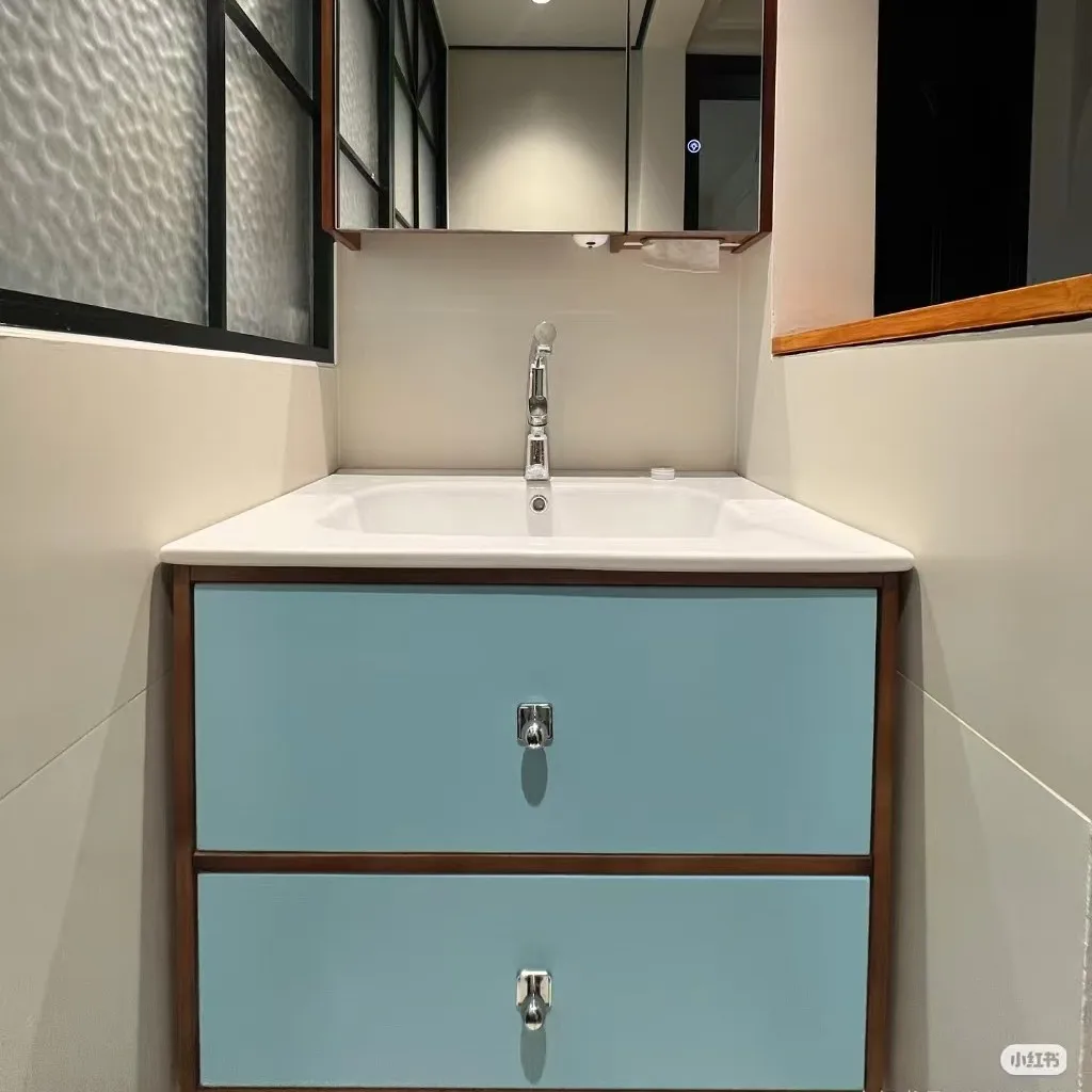 2025 new medieval Bauhaus contrasting color bathroom cabinet combination ceramic integrated washbasin hand
2025 new medieval Bauhaus contrasting color bathroom cabinet combination ceramic integrated washbasin hand