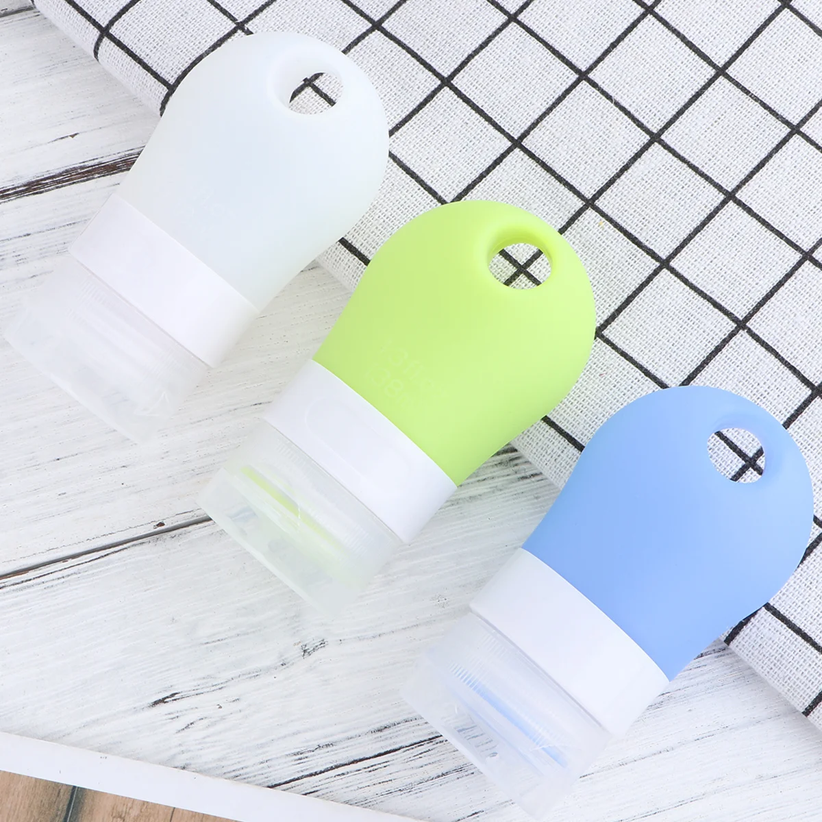 3Pcs 38Ml Portable Silicone Dispenser Refillable Travel Bottle for Lotions Oils and Skincare Products Compact Empty Container
3Pcs 38Ml Portable Silicone Dispenser Refillable Travel Bottle for Lotions Oils and Skincare Products Compact Empty Container