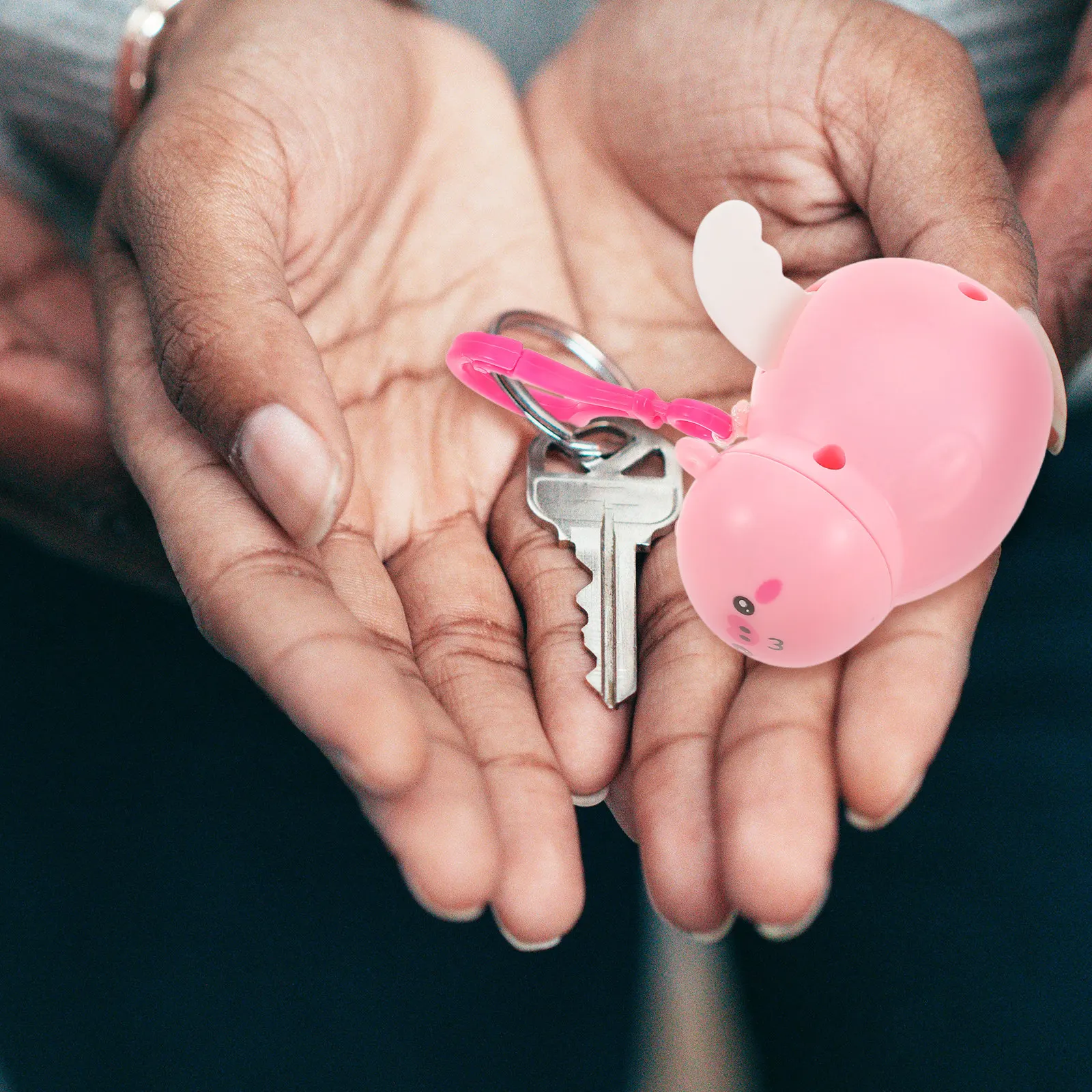 Cute Pig Keychain with Pull String Mechanism Wings Flutter When Pulled Fun Adorable Decorative Keychain for Purse Backpack Bag
Cute Pig Keychain with Pull String Mechanism Wings Flutter When Pulled Fun Adorable Decorative Keychain for Purse Backpack Bag