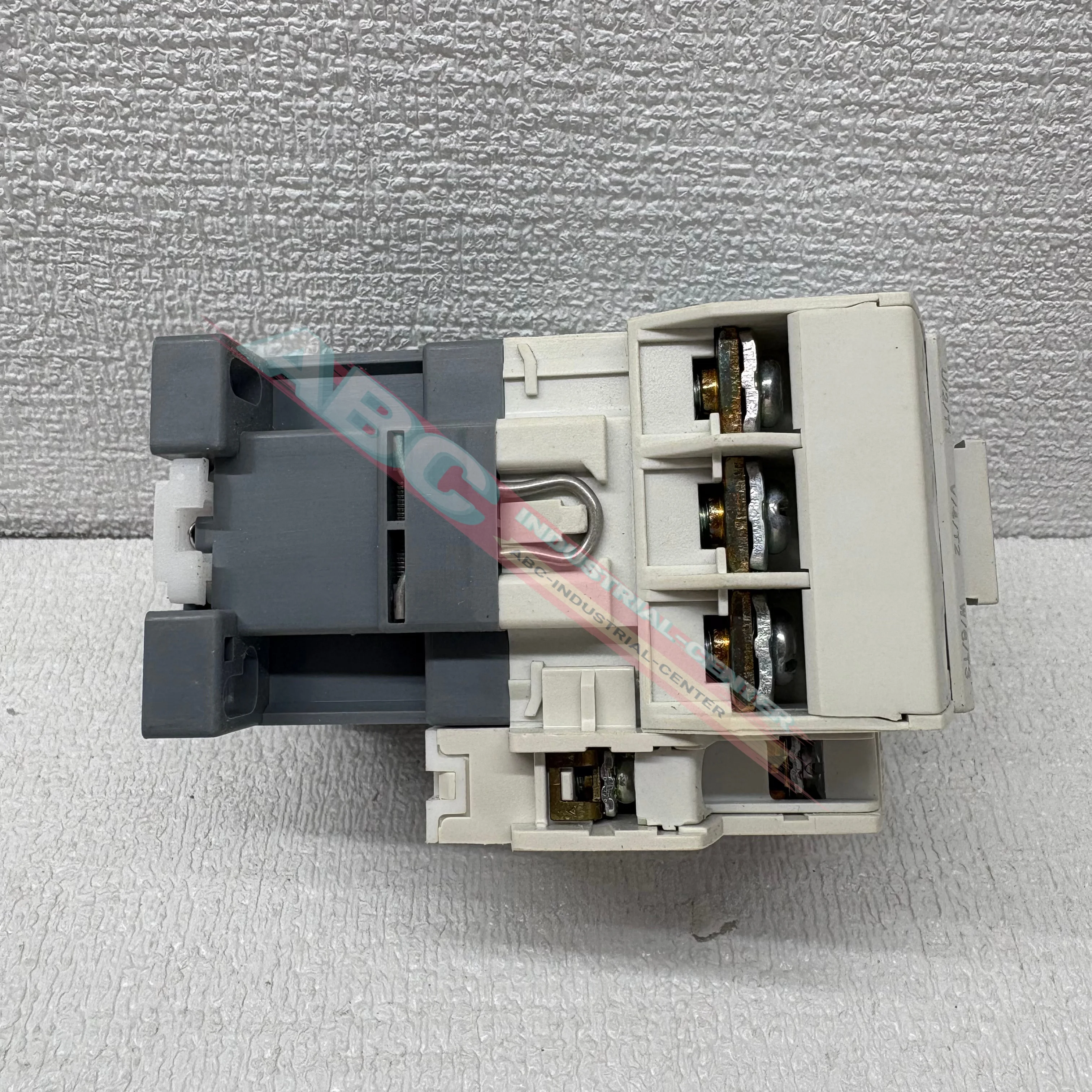 New original GMC-32 AC220V 1a1b contactor
New original GMC-32 AC220V 1a1b contactor