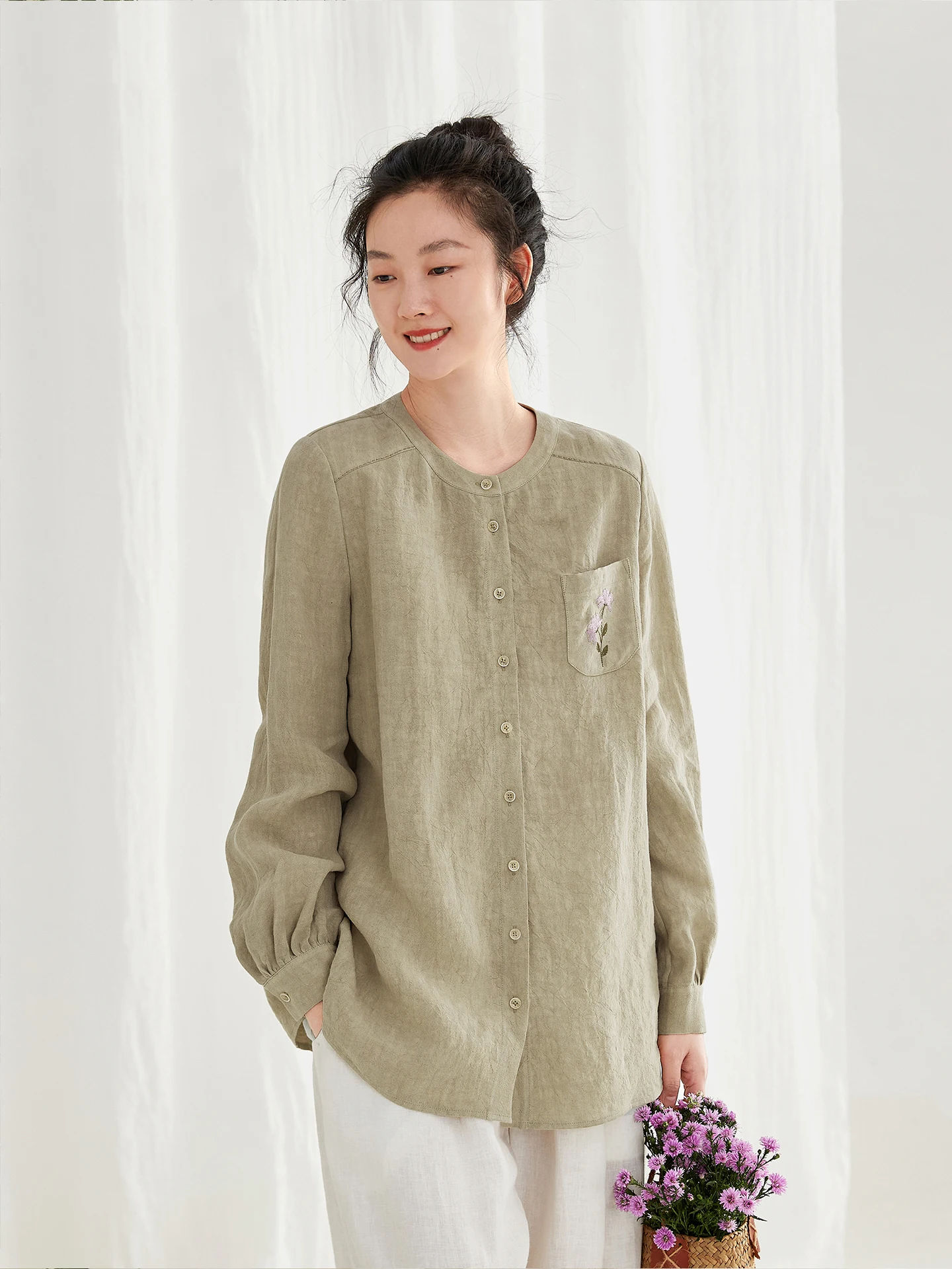 Женская льняная блузка с вышивкой, 100% лен, с длинным рукавом, весенняя, повседневная, свободного кроя, мягкая, с круглым вырезом, в китайском стиле
Женская льняная блузка с вышивкой, 100% лен, с длинным рукавом, весенняя, повседневная, свободного кроя, мягкая, с круглым вырезом, в китайском стиле