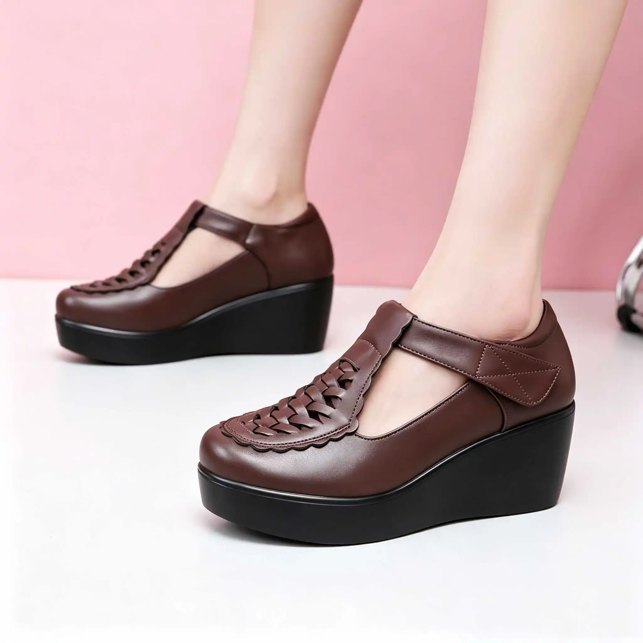 6cm Small Big Size 32-43 Fashion Thick Bottom Genuine Leather Shoes Women Pumps 2026 Spring Med Heels Platform Wedges Shoes Mom
6cm Small Big Size 32-43 Fashion Thick Bottom Genuine Leather Shoes Women Pumps 2026 Spring Med Heels Platform Wedges Shoes Mom