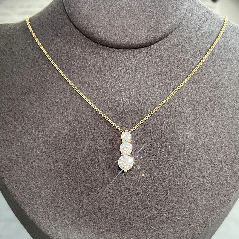 Lnkry Certified Three Stone Moissanite Pendant Necklace For Women Sparkling Lab Created Diamond Drop Necklace Jewelry Gift
Lnkry Certified Three Stone Moissanite Pendant Necklace For Women Sparkling Lab Created Diamond Drop Necklace Jewelry Gift