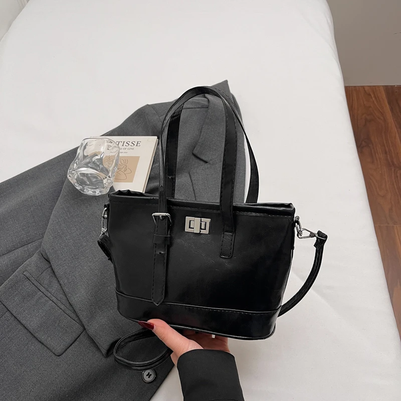 Elegant Leather Classic Designer Paris Fashion Bag Minimalist Unique Vintage Crossbody Handbag Stylish
Elegant Leather Classic Designer Paris Fashion Bag Minimalist Unique Vintage Crossbody Handbag Stylish