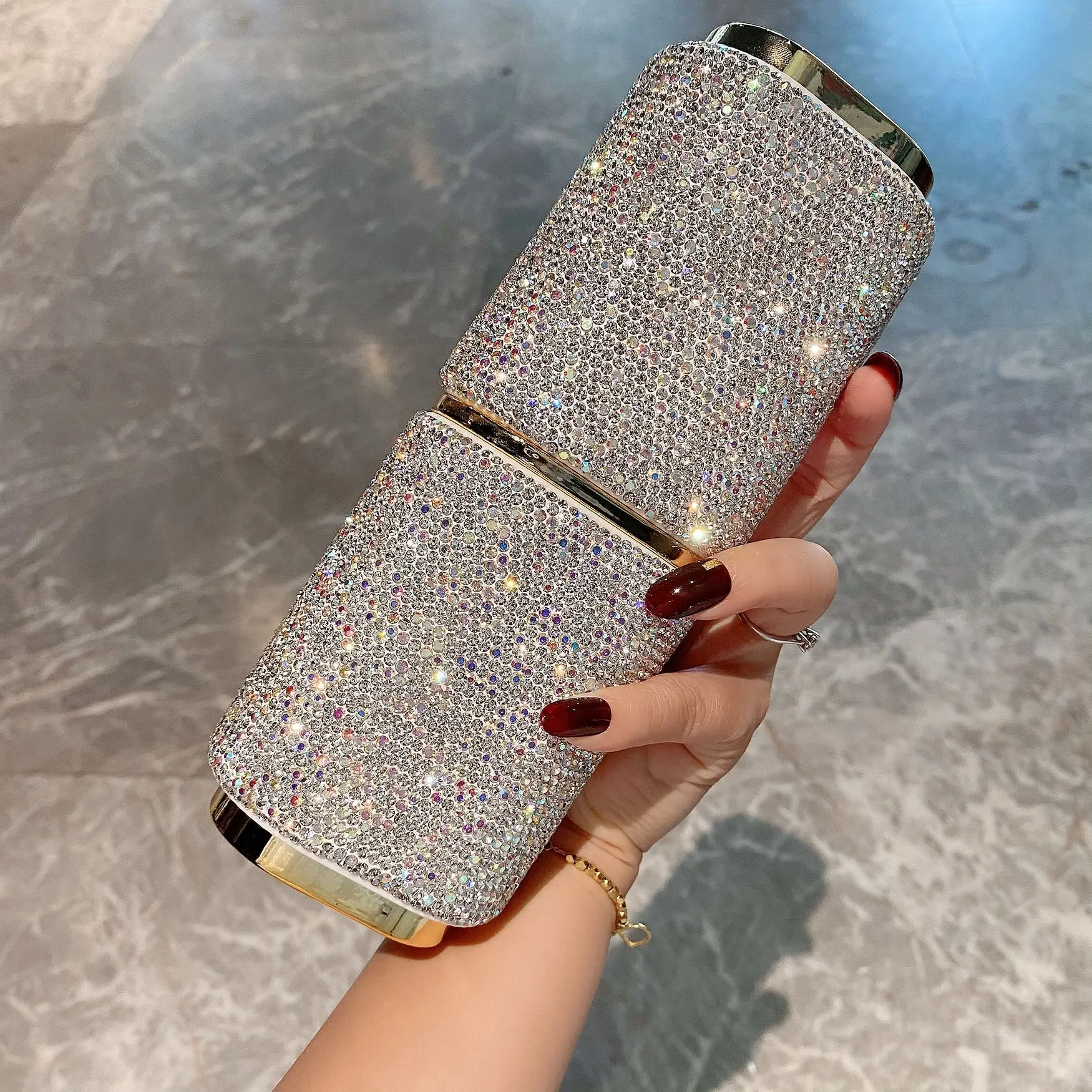 Luxury Diamond Toothbrush Box Portable Toothbrush Storage Box Toothbrush Holder Travel Makeup Brush Holder Bathroom Accessorie
Luxury Diamond Toothbrush Box Portable Toothbrush Storage Box Toothbrush Holder Travel Makeup Brush Holder Bathroom Accessorie