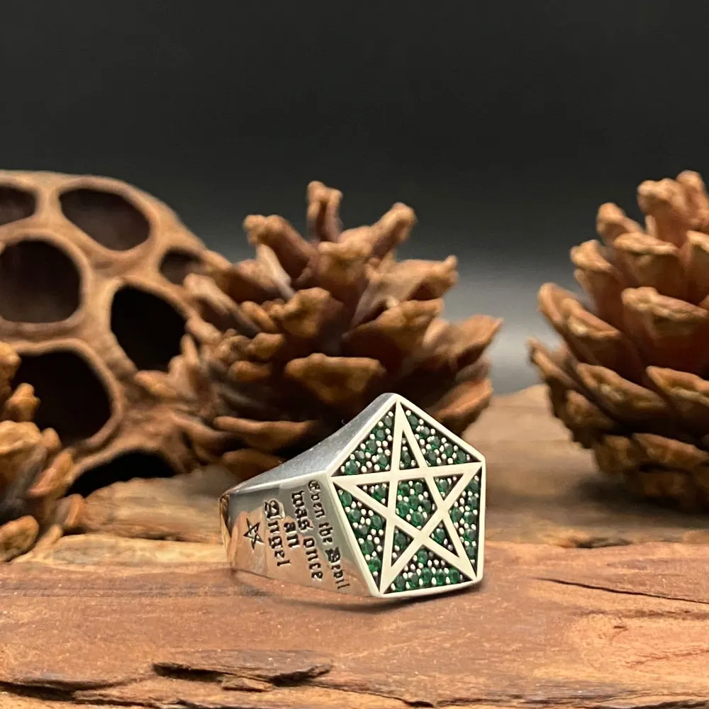 S925 Sterling Silver Adjustable Skull Ring Men Inlaid Emerald Zircon Gothic Pentagram Dark Wedding Engagement Band Jewelry
S925 Sterling Silver Adjustable Skull Ring Men Inlaid Emerald Zircon Gothic Pentagram Dark Wedding Engagement Band Jewelry