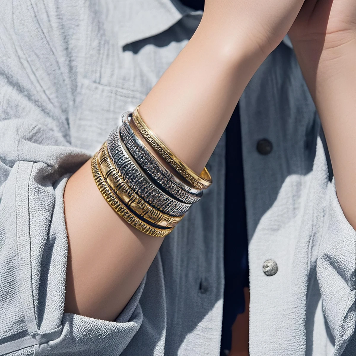 ZAA Personality Metal Bangle&Bracelets for Women Fish-shaped Bracelet Jewelry 2025 Trend Holiday Party Gifts
ZAA Personality Metal Bangle&Bracelets for Women Fish-shaped Bracelet Jewelry 2025 Trend Holiday Party Gifts
