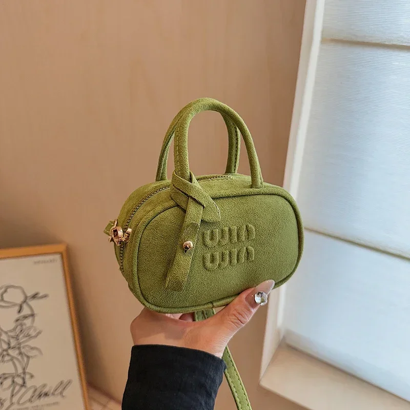 Элегантная женская кожаная стильная сумка-тоут через плечо, роскошная дизайнерская классическая сумка-кроссбоди для современного образа
Элегантная женская кожаная стильная сумка-тоут через плечо, роскошная дизайнерская классическая сумка-кроссбоди для современного образа