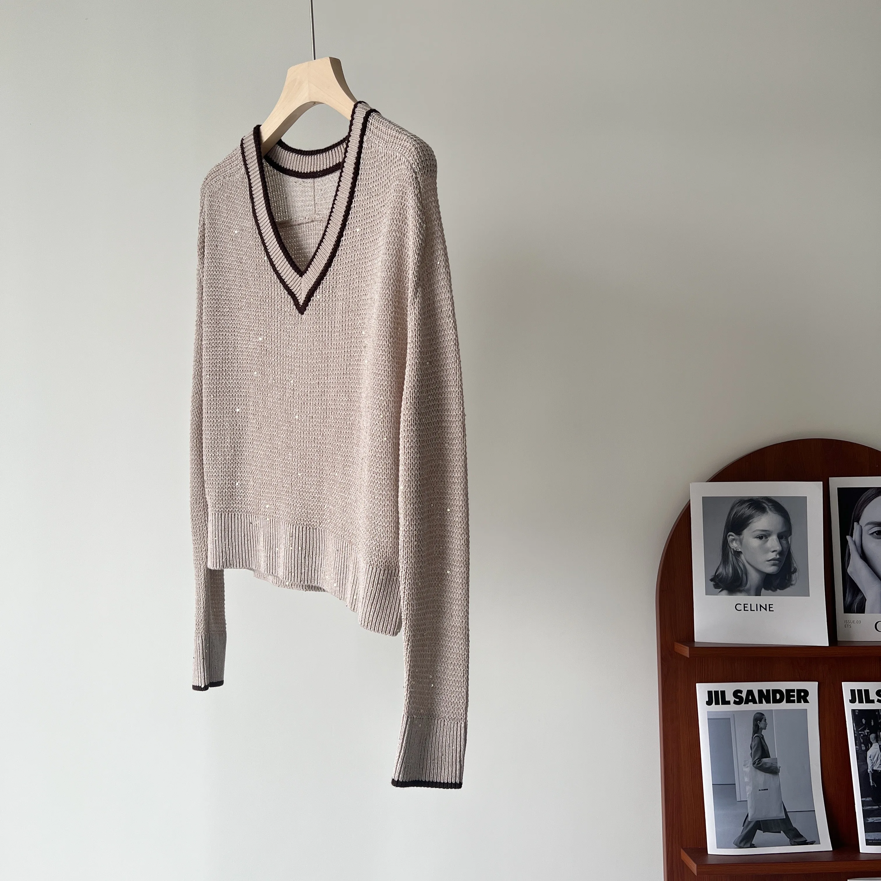 Shiny Women's Sweater V-Neck Sequined Loose Sweater Long Sleeve Pullover Top Women's Clothing High Quality
Shiny Women's Sweater V-Neck Sequined Loose Sweater Long Sleeve Pullover Top Women's Clothing High Quality