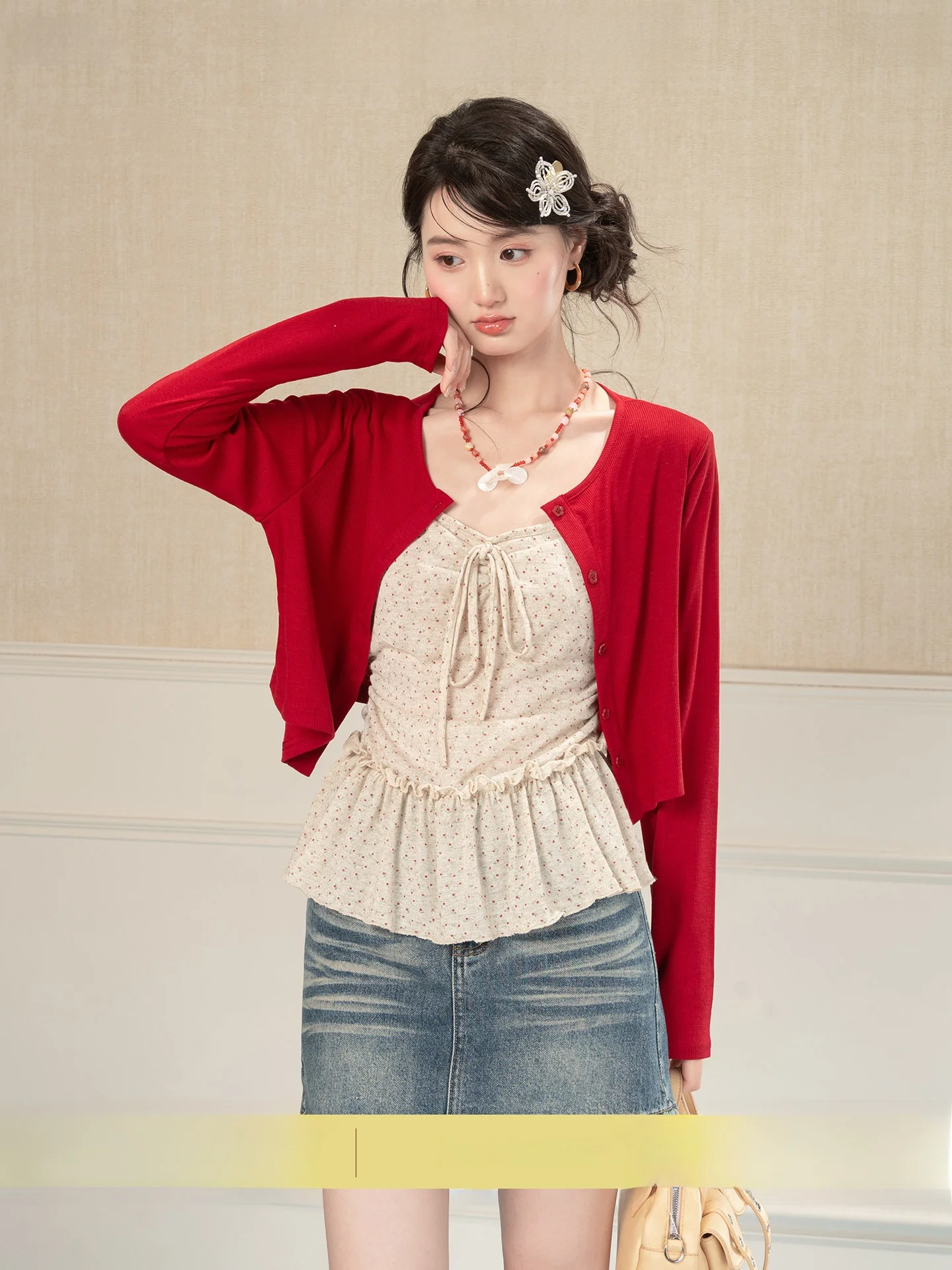 Heynew Spicy Polka Dot Lace Trim Halter Open Cardigan Two Piece Set Women Summer Retro Slimming Trendy Top for Young Women
Heynew Spicy Polka Dot Lace Trim Halter Open Cardigan Two Piece Set Women Summer Retro Slimming Trendy Top for Young Women