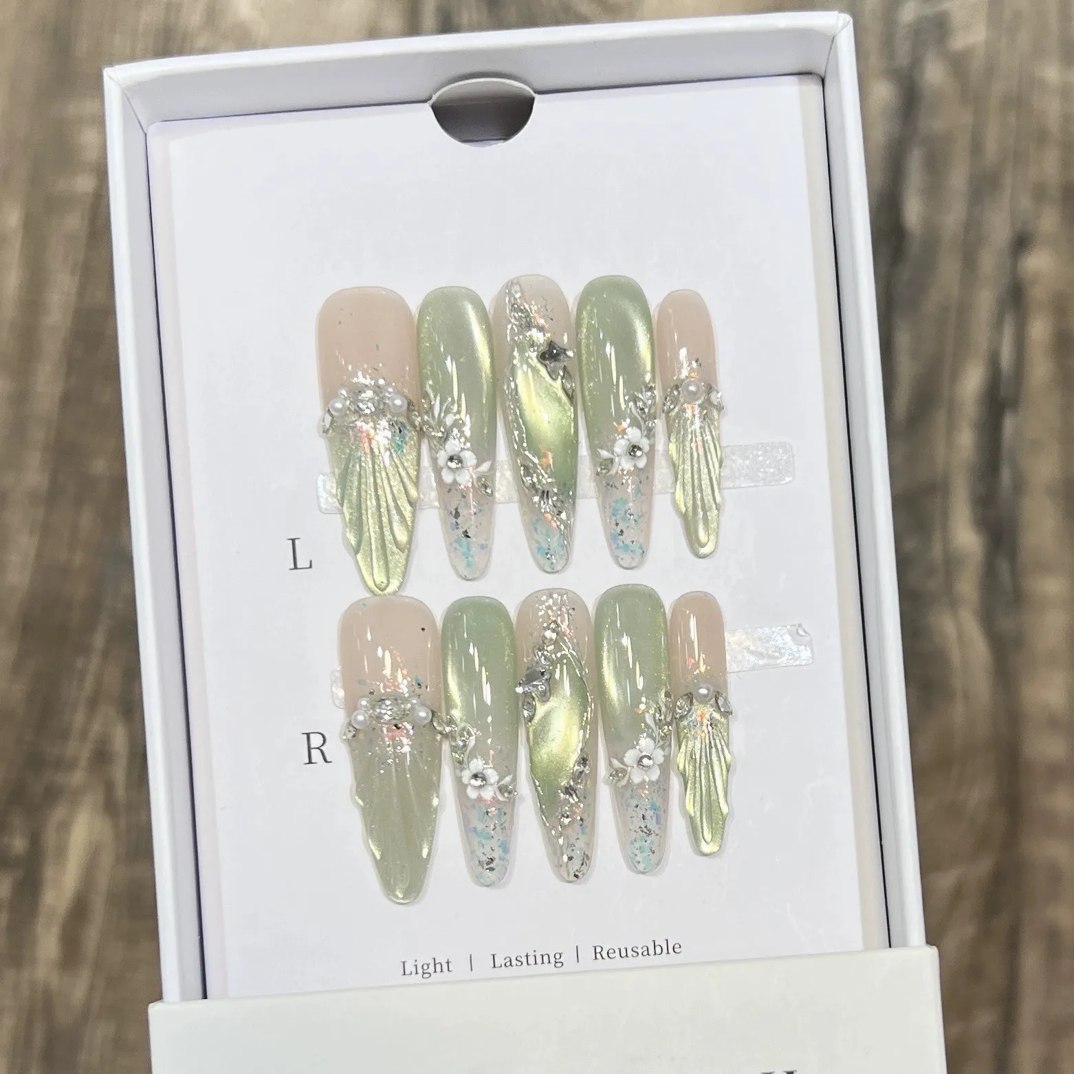 Long Stiletto Nails Handmade Press On Nails Glass Cat's Eye French Fake Nails Shiny Rhinestone Decor Charming Almond False Nails
Long Stiletto Nails Handmade Press On Nails Glass Cat's Eye French Fake Nails Shiny Rhinestone Decor Charming Almond False Nails