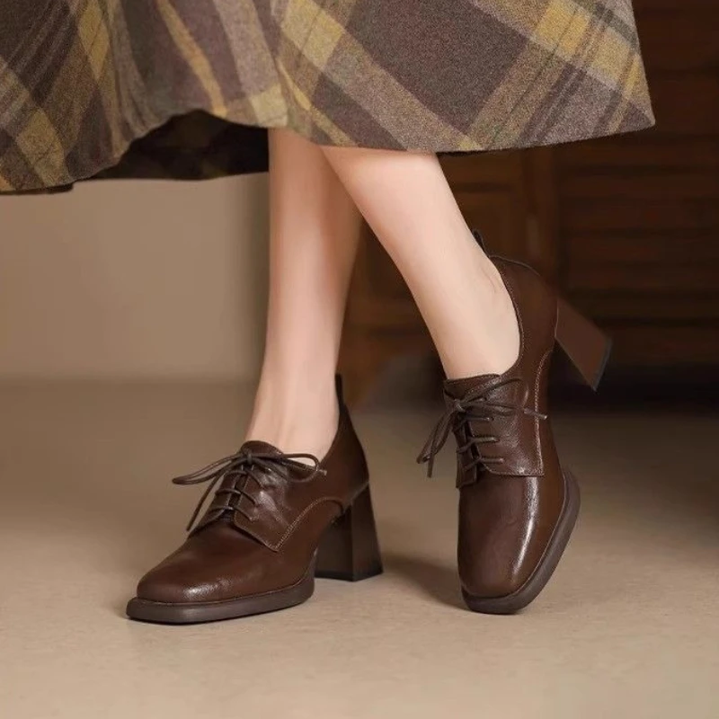 Women's Classic Mary Jane Pumps Square Toe 7cm Block Heel Lace-Up Vintage Soft Leather Shoes 2026 New British Ankle Strap Style
Women's Classic Mary Jane Pumps Square Toe 7cm Block Heel Lace-Up Vintage Soft Leather Shoes 2026 New British Ankle Strap Style