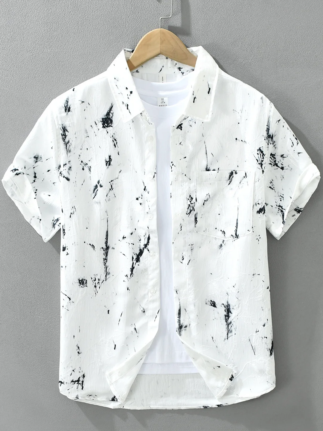 Cotton Blend Printed Short Sleeve Casual Shirt Men Summer Thin Breathable Loose Fit Street Style Button up Casual Shirt
Cotton Blend Printed Short Sleeve Casual Shirt Men Summer Thin Breathable Loose Fit Street Style Button up Casual Shirt
