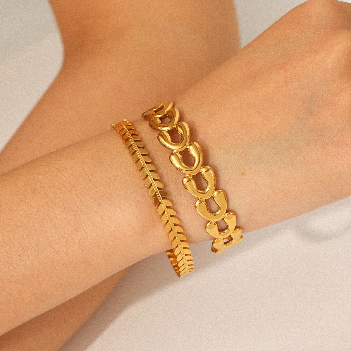 Classic Gold Plated Stainless Steel Chain Bracelet Open Bangle Adjustable Link Bracelet For Women Trendy Daily Jewelry Gift
Classic Gold Plated Stainless Steel Chain Bracelet Open Bangle Adjustable Link Bracelet For Women Trendy Daily Jewelry Gift