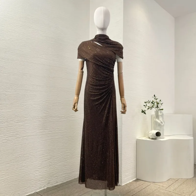 Women's High Quality Brown Diamonds Cystals Short Sleeve Midi Heavy Dresses for Party 2025 Elegant New Fashion Style
Women's High Quality Brown Diamonds Cystals Short Sleeve Midi Heavy Dresses for Party 2025 Elegant New Fashion Style