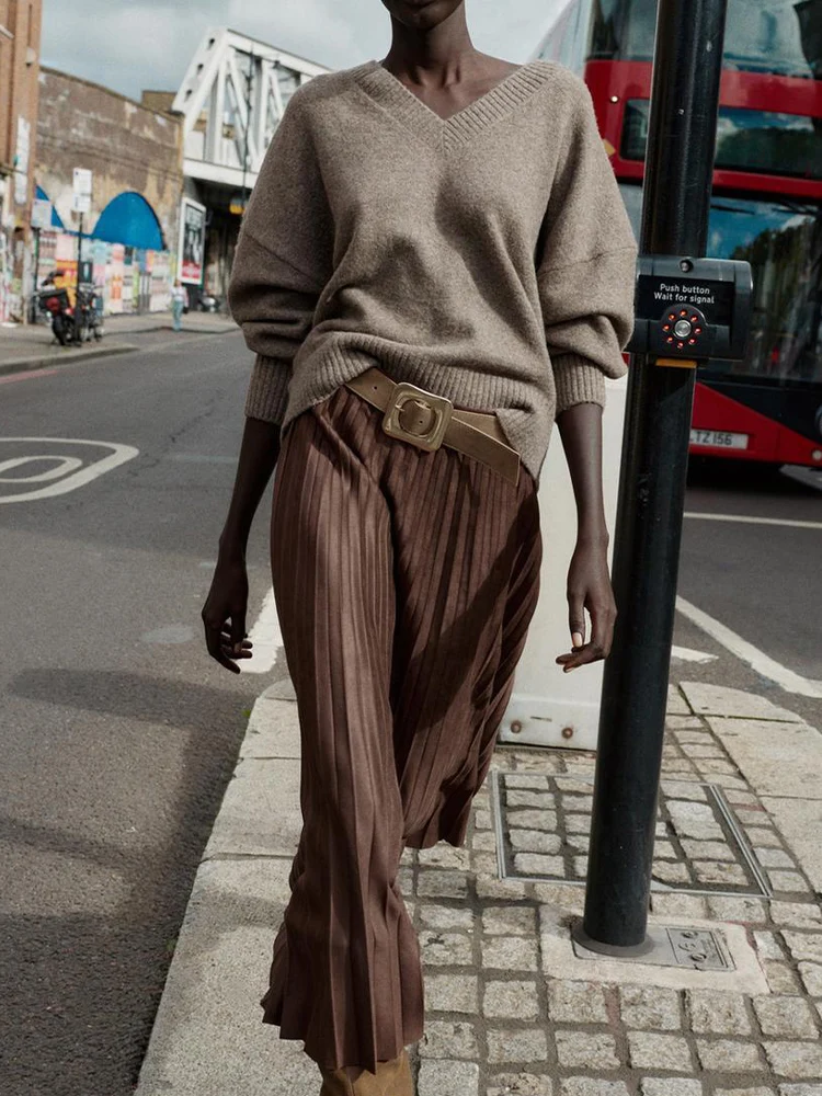 Новая осенняя женская одежда в европейском и американском стиле, однотонный вязаный свитер с v-образным вырезом и длинными рукавами, пуловер, топ
Новая осенняя женская одежда в европейском и американском стиле, однотонный вязаный свитер с v-образным вырезом и длинными рукавами, пуловер, топ