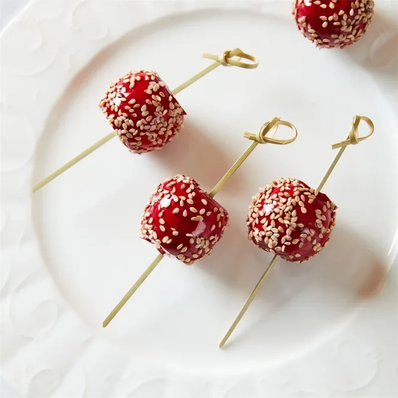 12cm Red Roll Head Ring Bamboo COCKTAIL GARNISHING Diy Ornament CocktailPick Martini Olive Wine Label Needle Fruits Stick
12cm Red Roll Head Ring Bamboo COCKTAIL GARNISHING Diy Ornament CocktailPick Martini Olive Wine Label Needle Fruits Stick