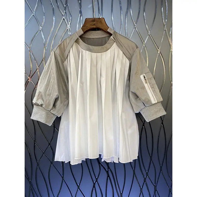 SuperAen 2025 Summer New Korean Style Design Zipper Pocket Short Sleeve Contrast Color Pleated Top Casual T-shirts
SuperAen 2025 Summer New Korean Style Design Zipper Pocket Short Sleeve Contrast Color Pleated Top Casual T-shirts
