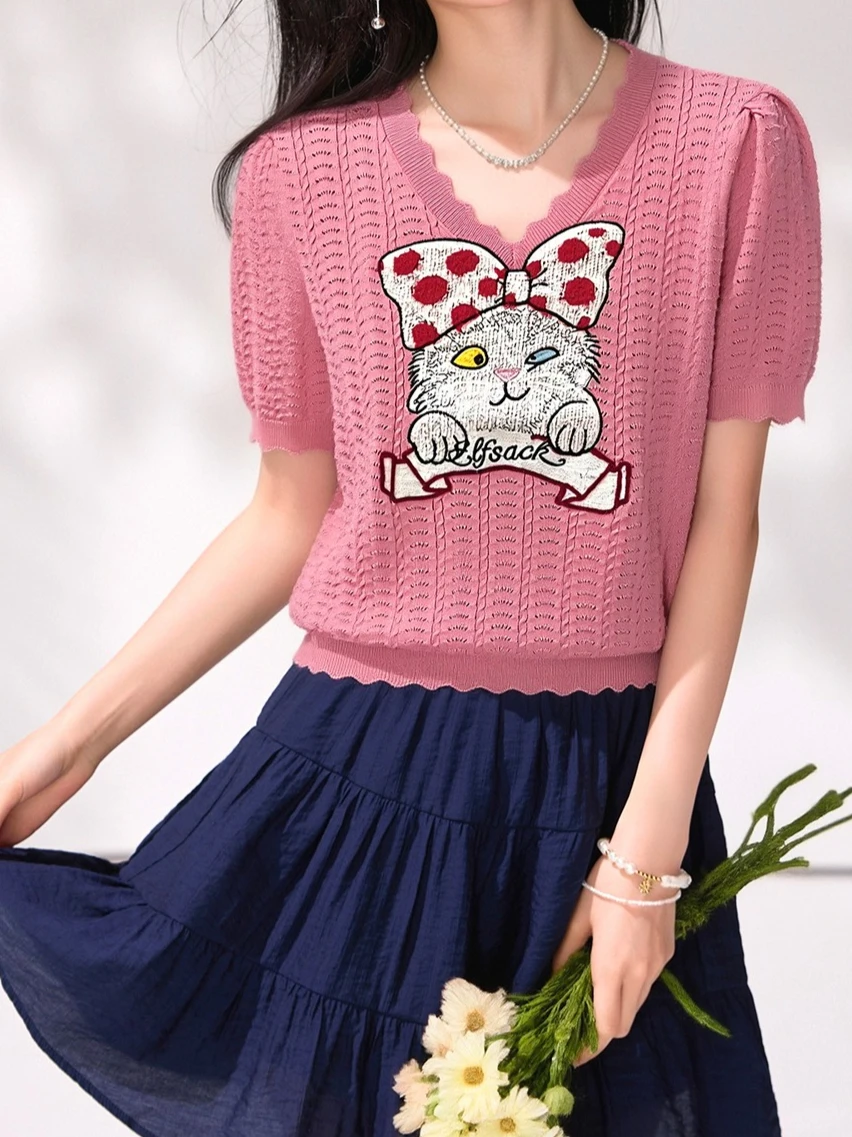 New Korean Style Cute Cat Embroidered Polka Dot Bow Hollow Out Short Sleeve T-Shirt Summer Women's Gentle Sweet Youthful Top
New Korean Style Cute Cat Embroidered Polka Dot Bow Hollow Out Short Sleeve T-Shirt Summer Women's Gentle Sweet Youthful Top