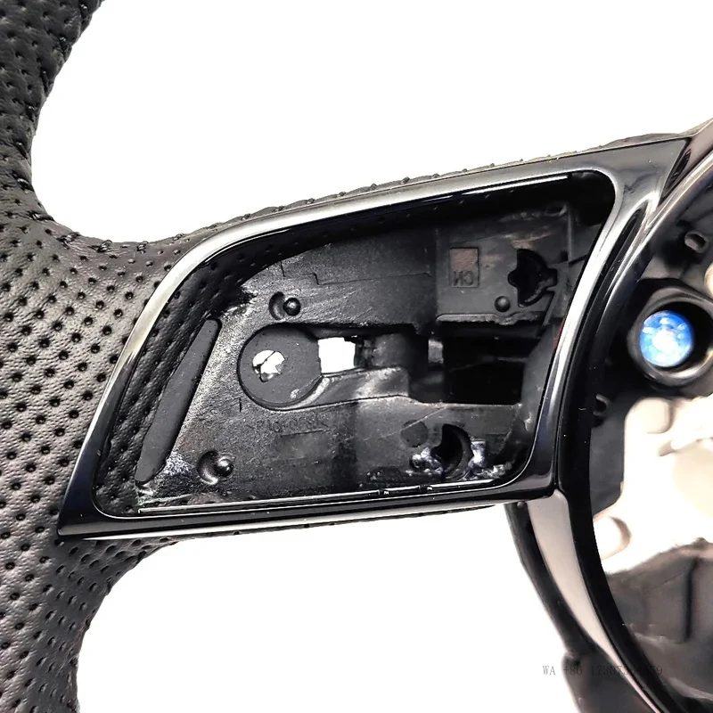 New For Audi RS3 RS4 RS5 A3 8V A4 B9 A5 S3 S4 S5 Black Stitching Fully Perforated Leather Flat Bottom Steering Wheel
New For Audi RS3 RS4 RS5 A3 8V A4 B9 A5 S3 S4 S5 Black Stitching Fully Perforated Leather Flat Bottom Steering Wheel