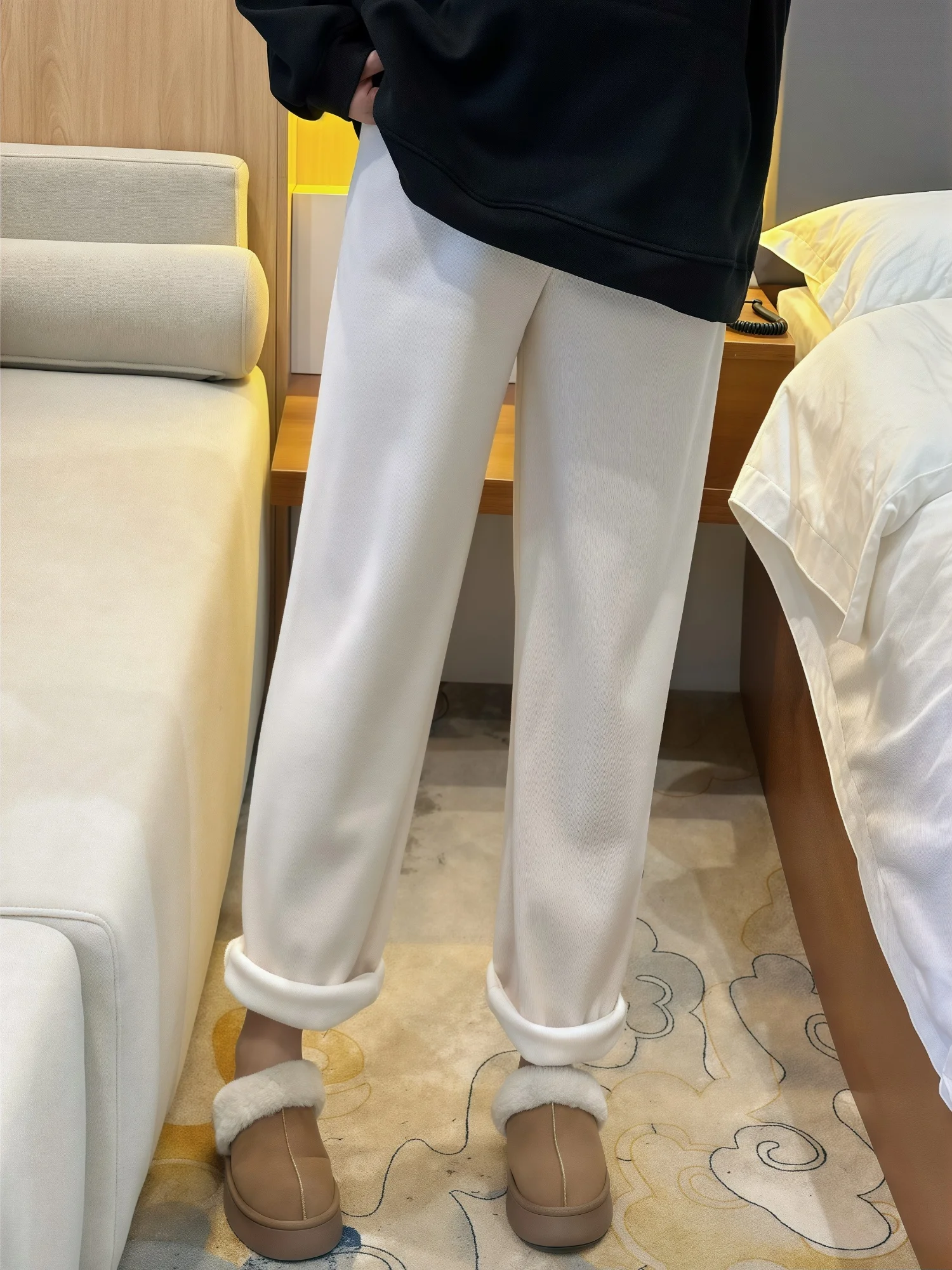 Зимние повседневные женские брюки больших размеров на подкладке, утягивающие брюки с высокой талией для тяжелых девушек, удобная посадка
Зимние повседневные женские брюки больших размеров на подкладке, утягивающие брюки с высокой талией для тяжелых девушек, удобная посадка