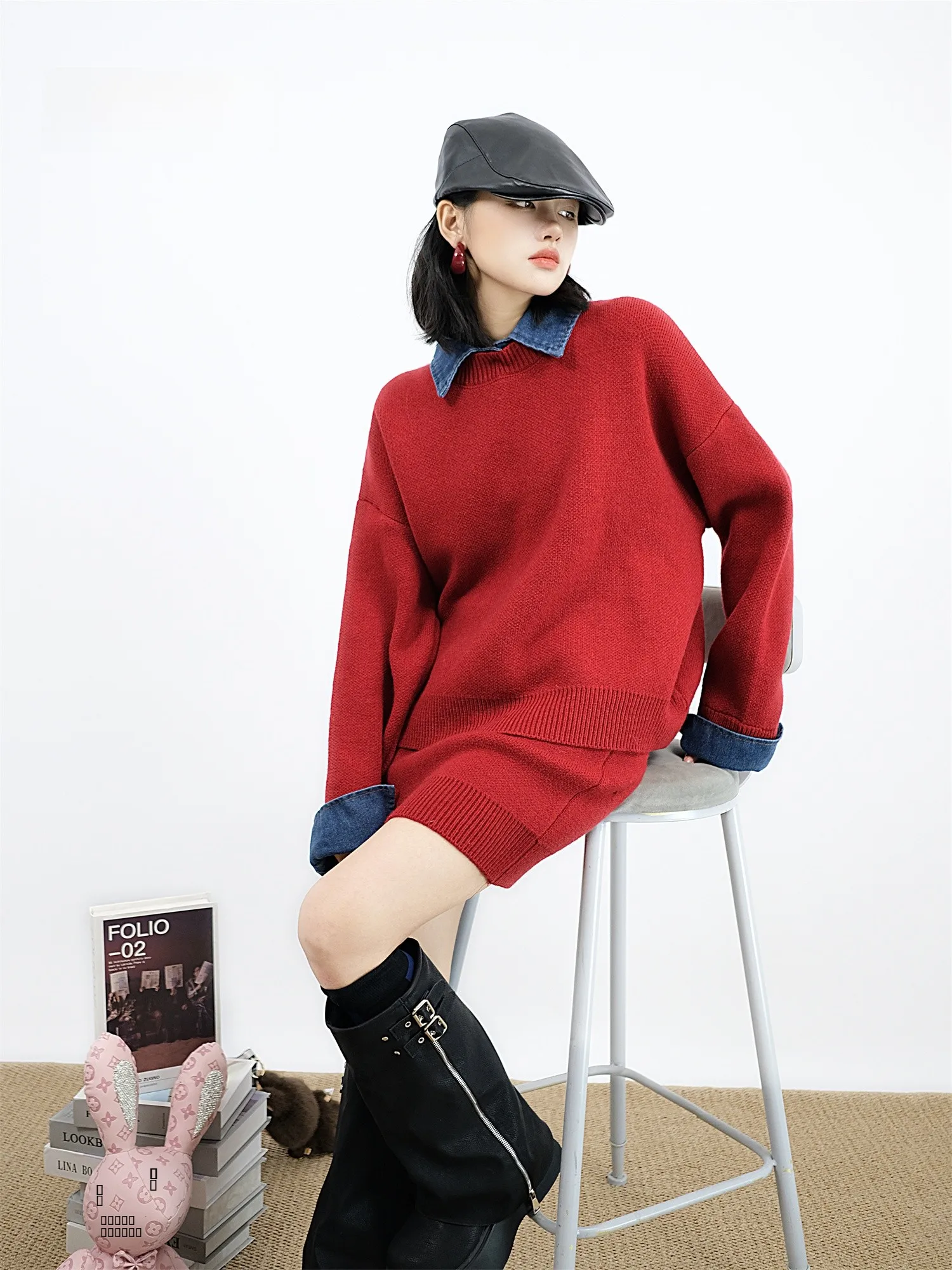 Красный новогодний вязаный комплект с юбкой для женщин: свободный зимний модный костюм-двойка с короткой юбкой, теплый и уютный, с длинными рукавами, термобелье
Красный новогодний вязаный комплект с юбкой для женщин: свободный зимний модный костюм-двойка с короткой юбкой, теплый и уютный, с длинными рукавами, термобелье