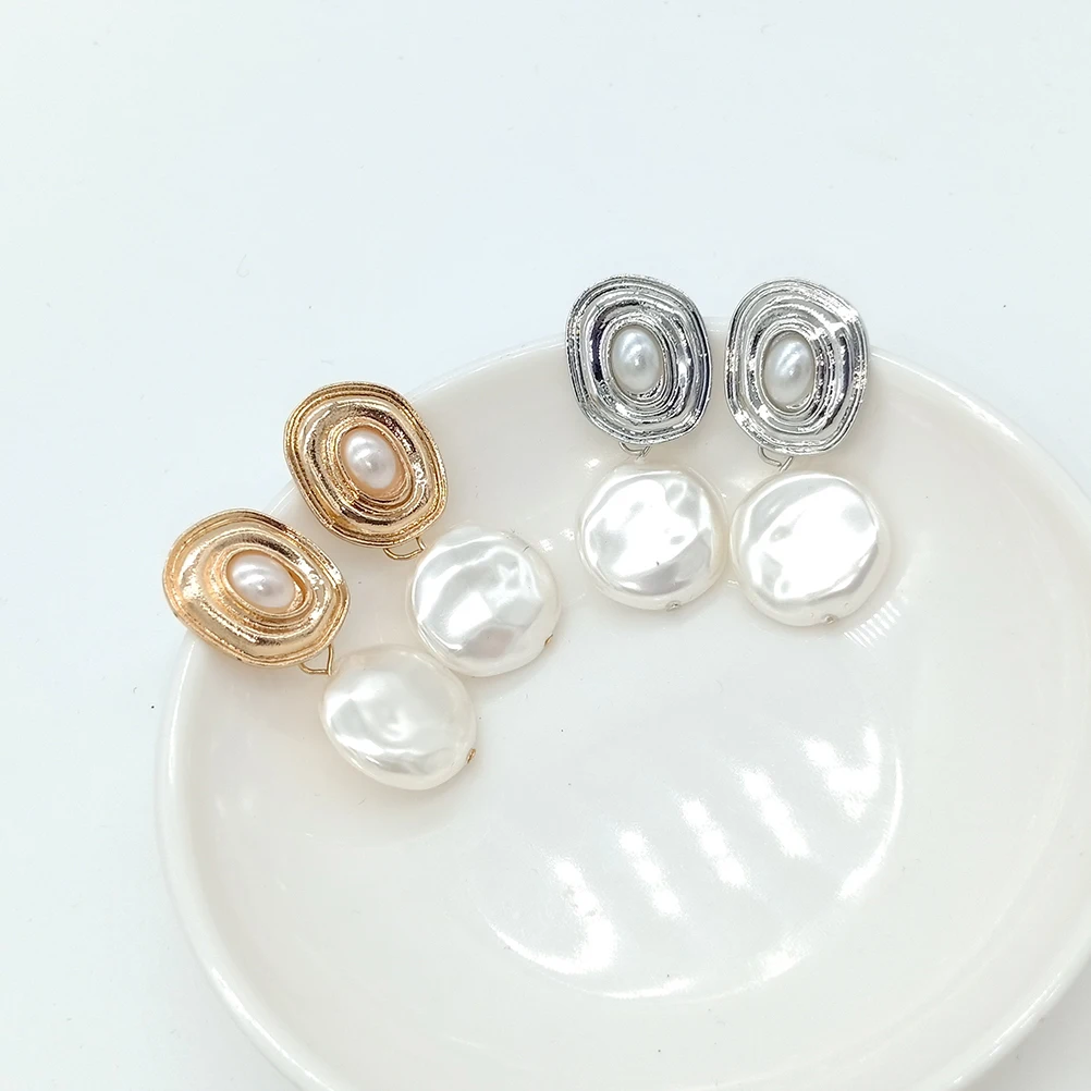 Creative Exaggerated Pearl Dangle Earrings Lightweight Alloy Women'S Fashionable Unique Ear Jewelry Decor Gift For Girlfriend
Creative Exaggerated Pearl Dangle Earrings Lightweight Alloy Women'S Fashionable Unique Ear Jewelry Decor Gift For Girlfriend