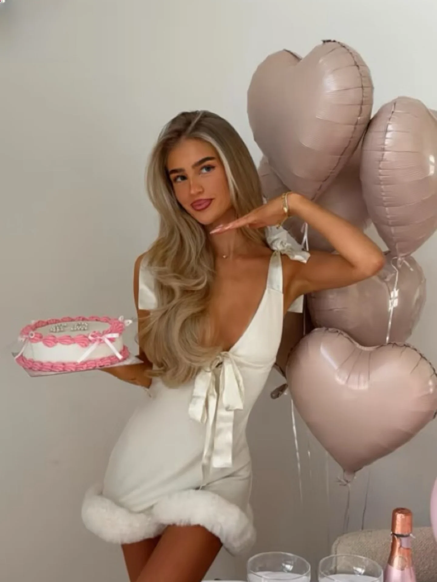 Kardaian Knot Deep V Ne Dr Sexy Satin Birthday Dr ort Skirt Cisas Sle Skin Friendly Breathable
Kardaian Knot Deep V Ne Dr Sexy Satin Birthday Dr ort Skirt Cisas Sle Skin Friendly Breathable