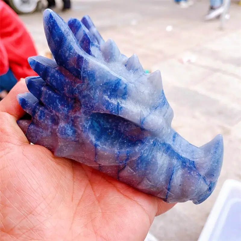 13CM Natural Blue Aventurine Carved Crystal Agate Dragon Skull Statue Healing Crystal Feng Shui Aesthetic Decor Reiki Gift 1pcs
13CM Natural Blue Aventurine Carved Crystal Agate Dragon Skull Statue Healing Crystal Feng Shui Aesthetic Decor Reiki Gift 1pcs
